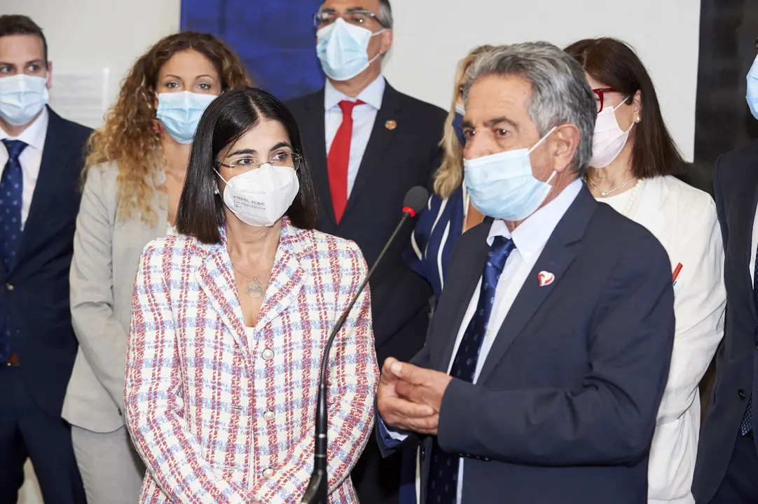 Visita al Hospital Universitario Marques de Valdecilla de la Ministra de Sanidad, Carolina Darias, acompa&ntilde;ada del presidente de la Comunidad de Cantabria, Miguel Angel Revilla y del Vicepresidente Pablo Zuloaga

PHOTO: CESAR ORTIZ GONZALEZ