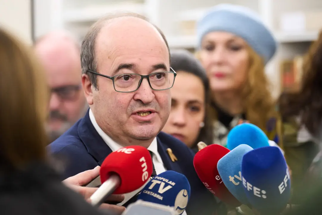 11/1/23  SANTANDER
ep El ministro de Cultura, , Miquel Iceta, visita el Archivo Lafuente junto con el vicepresidente y consejero, Pablo Zuloa; Gema Igual Ortiz, Alcaldesa de Santander


FOTO: Juan Manuel Serrano Arce
