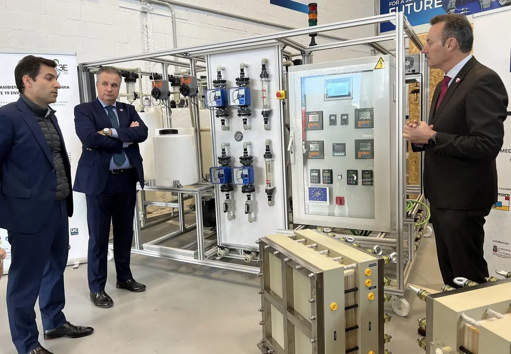 12:30 horas. Apria Systems, Pol&iacute;gono de Morero Parcela P2-12, Nave 1- Puerta 5, Guarnizo

El consejero de Desarrollo Rural, Ganader&iacute;a, Pesca, Alimentaci&oacute;n y Medio Ambiente, Guillermo Blanco, asiste al ensamblaje de la planta piloto de producci&oacute;n de energ&iacute;a azul renovable del proyecto LIFE-3E, con motivo del D&iacute;a Mundial del Agua.
 22 MAR 22
 