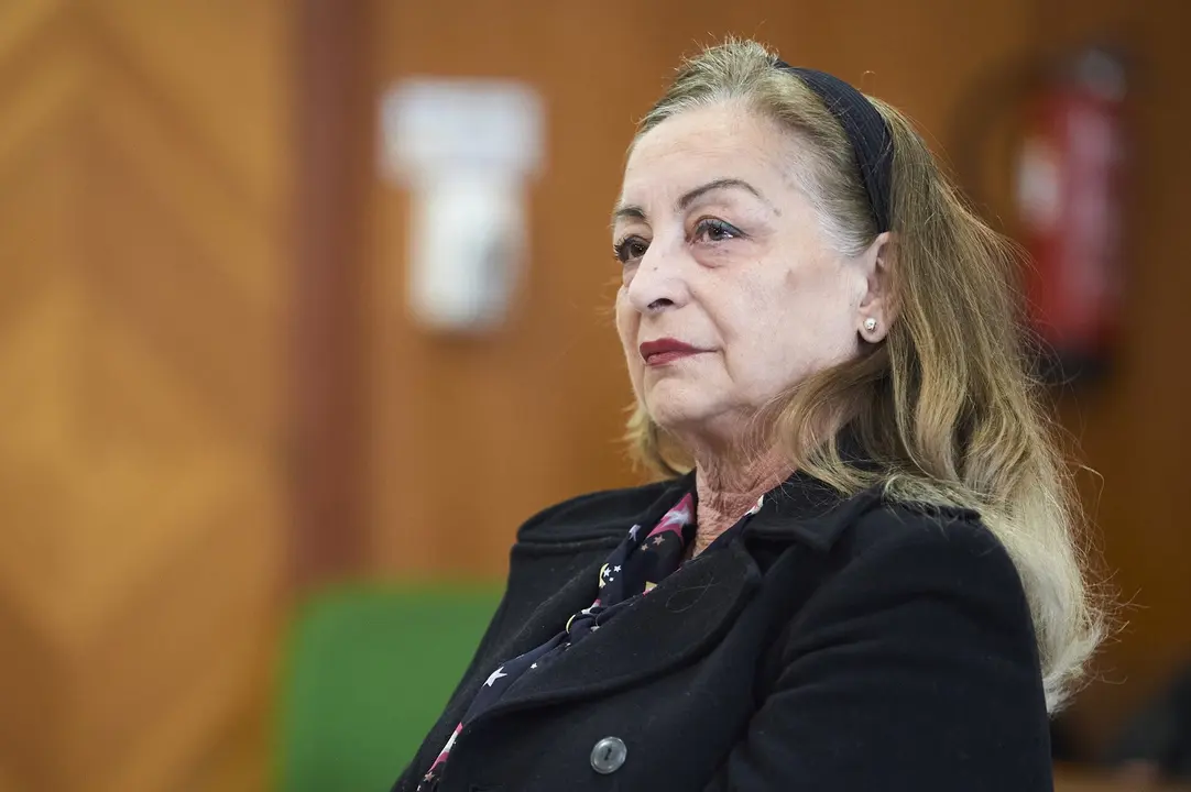 Santander
14/0372023
Tribunal Superior de Justicia de Cantabria

Photo: Cesar Ortiz Gonzalez

RECURSO CONDENADA &ldquo;CRANEO DE CASTRO&rdquo;

La Sala de lo Civil y Penal del Tribunal Superior de Justicia de Cantabria (TSJC) celebrar&aacute; este martes, 14 de marzo, a partir de las 10 horas, la vista para abordar el recurso de apelaci&oacute;n de la condenada por decapitar a su novio en Castro Urdiales.

   La Audiencia Provincial impuso el pasado diciembre a la acusada, Carmen Merino, 15 a&ntilde;os de c&aacute;rcel por un delito de homicidio, por la muerte de su pareja, Jes&uacute;s Mar&iacute;a Baranda, cuyo cr&aacute;neo apareci&oacute; en 2019 dentro de un paquete que ella entreg&oacute; meses antes a una amiga suya para que se lo guardase en su casa, alegando que escond&iacute;a juguetes sexuales.

   En la vista de este martes, la defensa expondr&aacute; sus argumentos para tratar de obtener una sentencia absolutoria, mientras que la fiscal&iacute;a y la acusaci&oacute;n particular informar&aacute;n sobre los mismos.