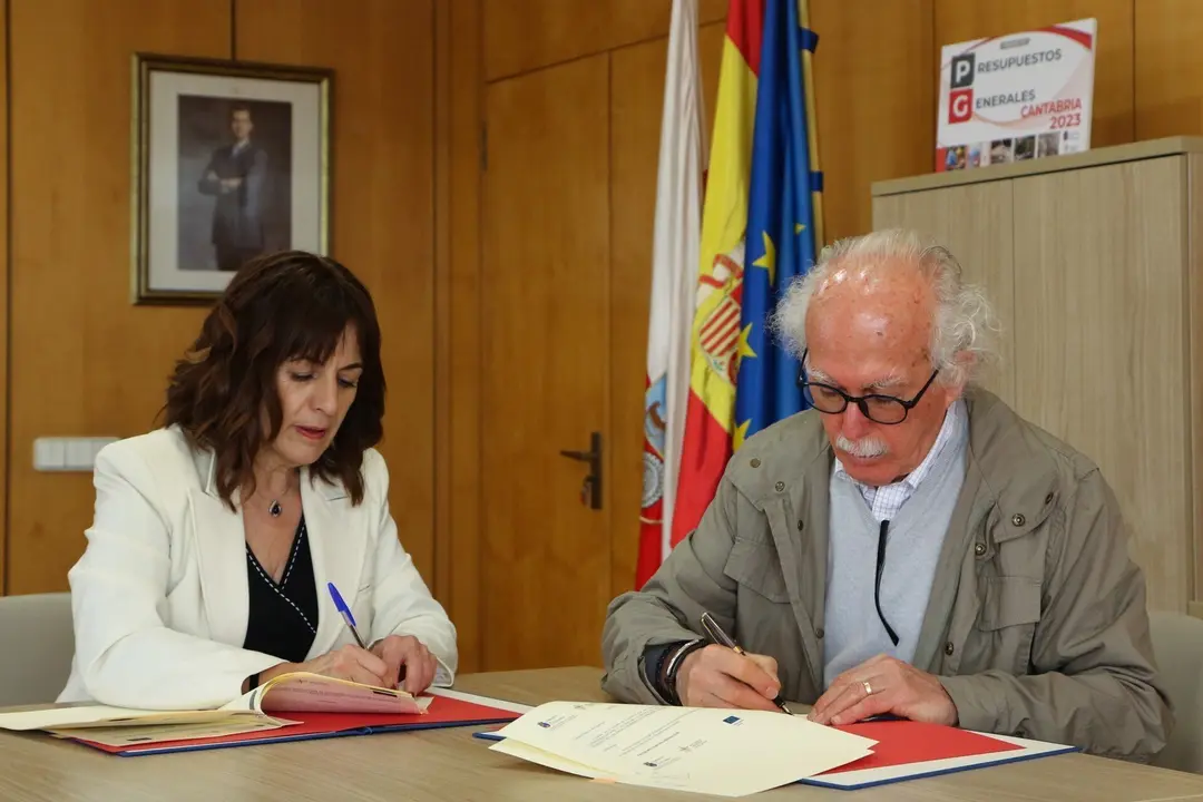 11:30 horas. Despacho de la consejera de Econom&iacute;a y Hacienda
La consejera de Econom&iacute;a y Hacienda, Ana Bel&eacute;n &Aacute;lvarez, firma un convenio de colaboraci&oacute;n con Casa de Europa en Cantabria. &copy;R.I. Rafi