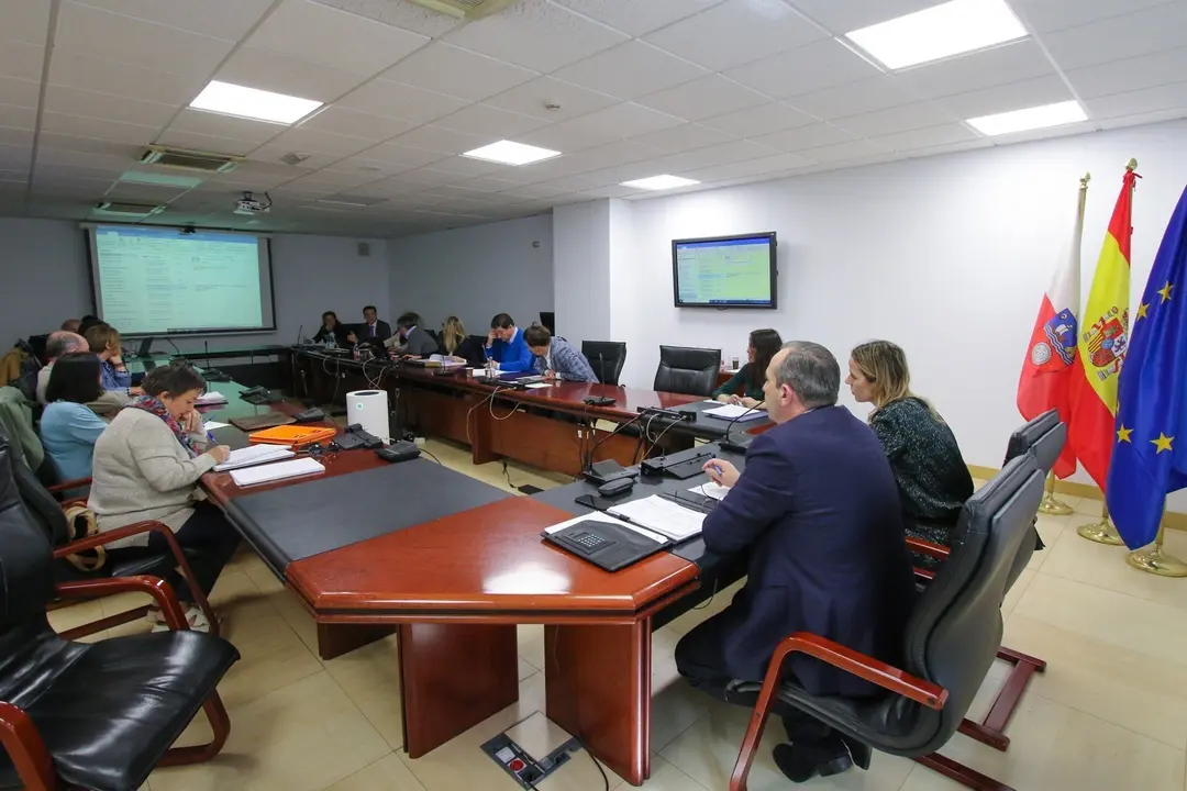 12:30 horas. Sede del Gobierno de Cantabria
La consejera de Obras P&uacute;blicas, Ordenaci&oacute;n del Territorio y Urbanismo, Jezabel Mor&aacute;n, preside la reuni&oacute;n de la Comisi&oacute;n Regional de Ordenaci&oacute;n del Territorio y Urbanismo (CROTU). &copy;R.I. Rafi