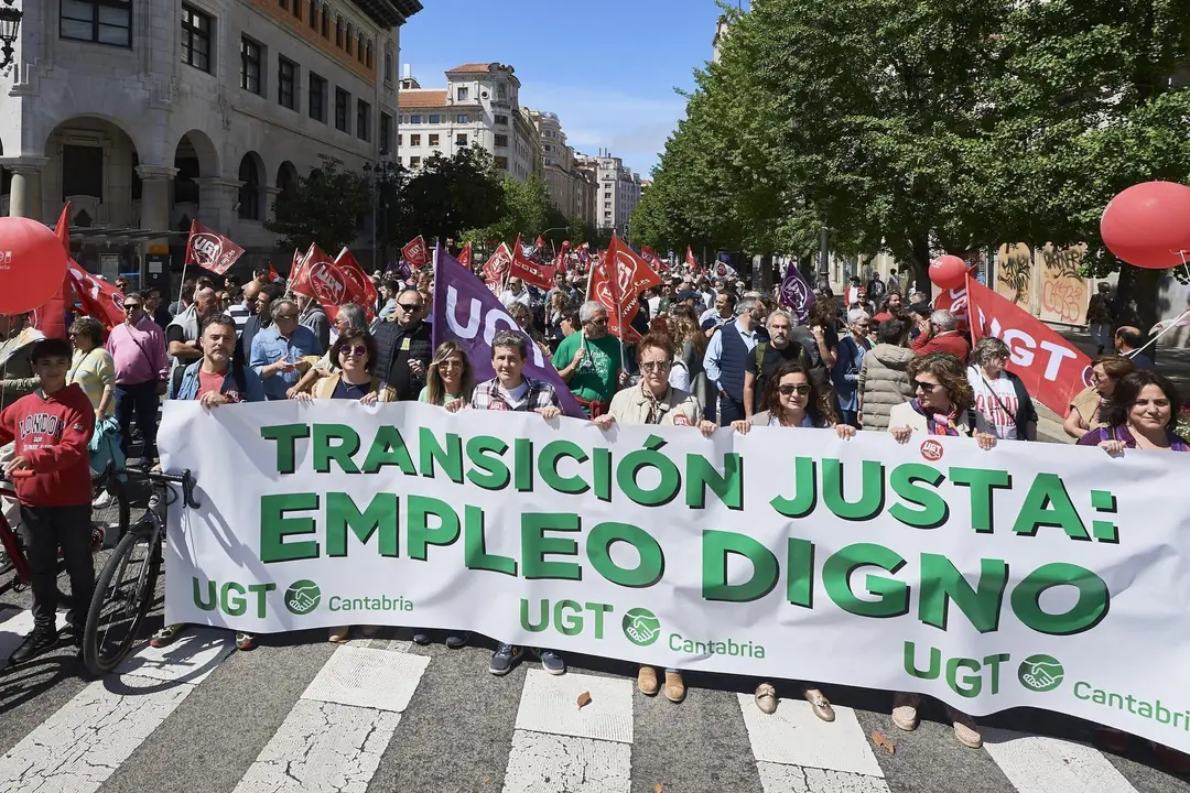 EuropaPress_5163510_Decenas_de_personas_durante_la_marcha_por_el_Dia_I