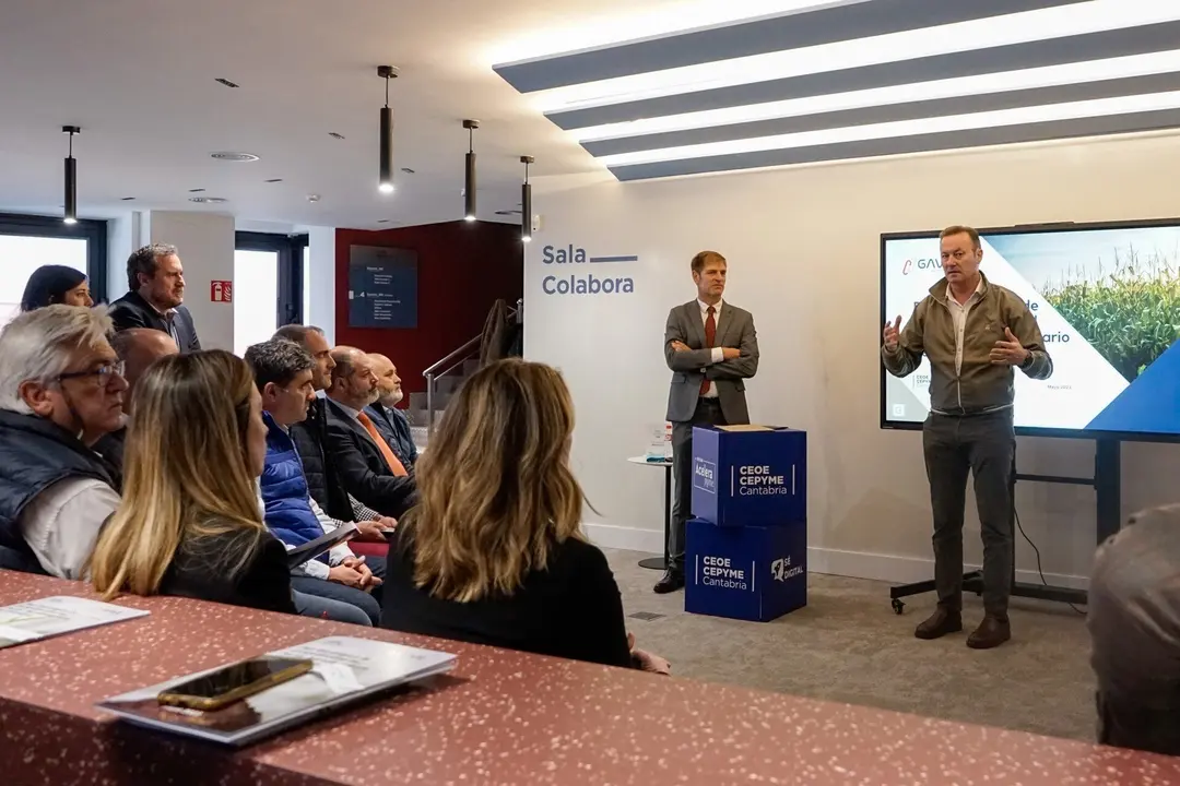 11:00 horas. Sede CEOE-CEPYME, C/Tres de Noviembre,3. Santander
El consejero de Desarrollo Rural, Ganader&iacute;a, Pesca, Alimentaci&oacute;n y Medio Ambiente, Guillermo Blanco, inaugura la Jornada del `Plan Estrat&eacute;gico de Competitividad del Sector Agroalimentario C&aacute;ntabro&rsquo;