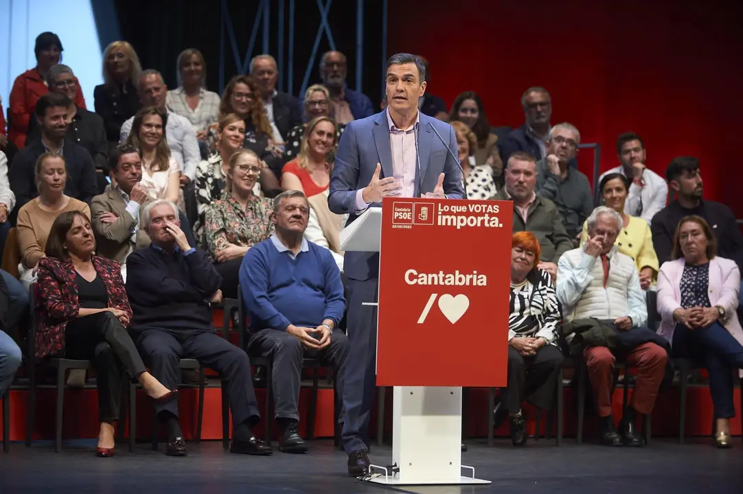 EuropaPress_5217368_El_presidente_del_Gobierno_y_secretario_general_de