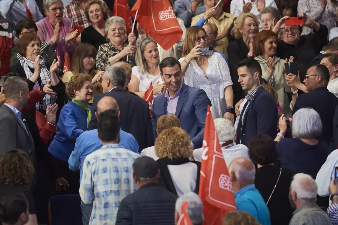 EuropaPress_5217065_El_secretario_general_del_PSOE_y_presidente_del_Go