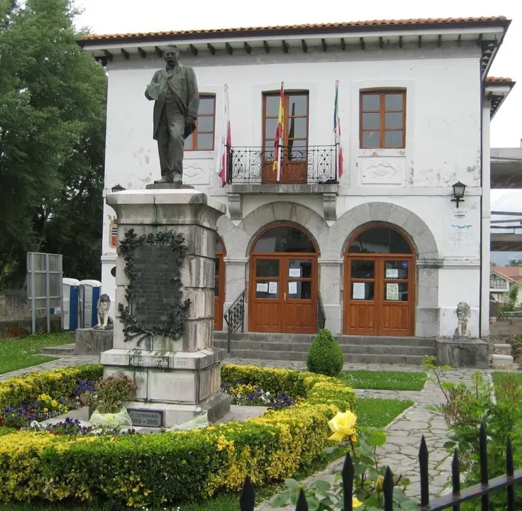 Liendo_Ayuntamiento-1024x1002