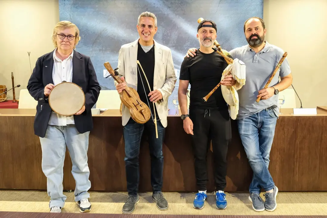 09:30 horas. Palacio de Festivales de Cantabria. Sala 30 a&ntilde;os. El vicepresidente y consejero de Universidades, Igualdad, Cultura y Deporte en funciones, Pablo Zuloaga, presenta, en rueda de prensa, los instrumentos musicales del proyecto 'El Cajigo Cubil&oacute;n, una segunda vida para su madera'. 21 de junio de 2023 &copy; Ra&uacute;l Lucio