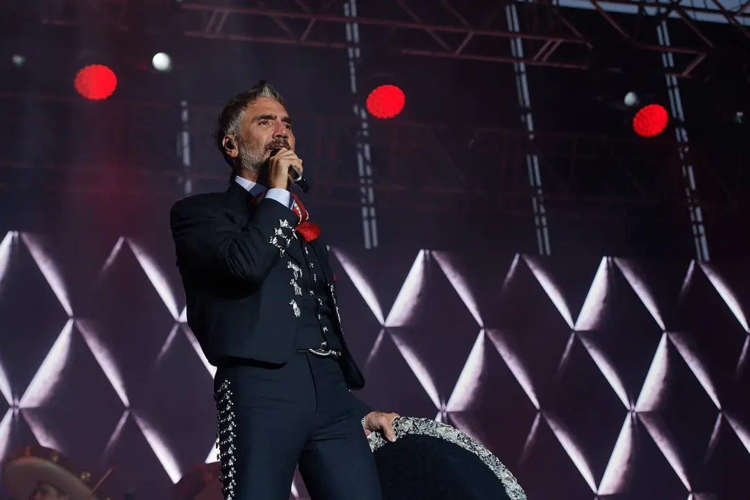 ALEJANDRO FERNÁNDEZ - MÚSICA EN GRANDE 2023 - EL REY LAGARTÓN (16) (1)