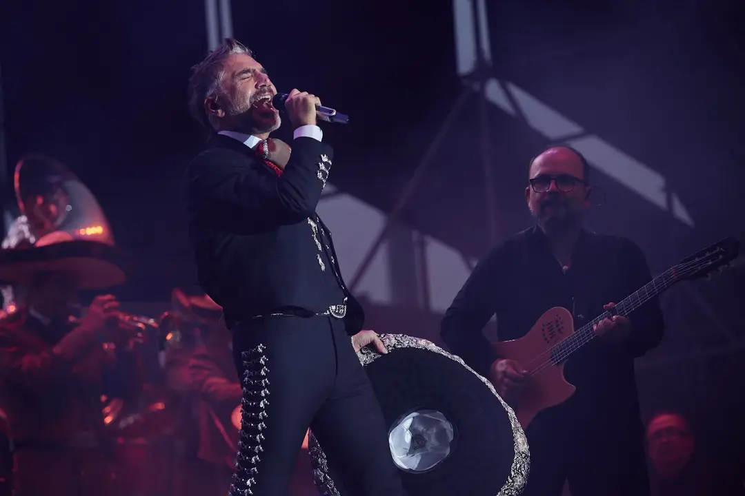 ALEJANDRO FERNÁNDEZ - MÚSICA EN GRANDE 2023 - EL REY LAGARTÓN (21) (1)