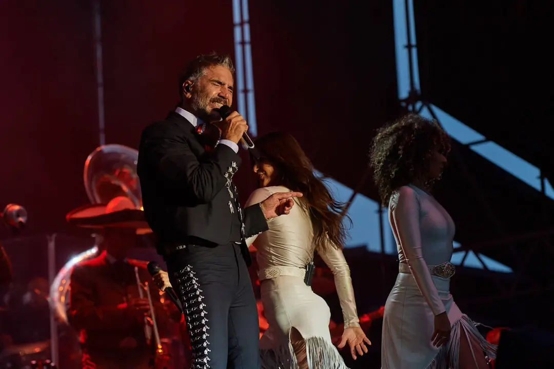 ALEJANDRO FERNÁNDEZ - MÚSICA EN GRANDE 2023 - EL REY LAGARTÓN (30) (1)