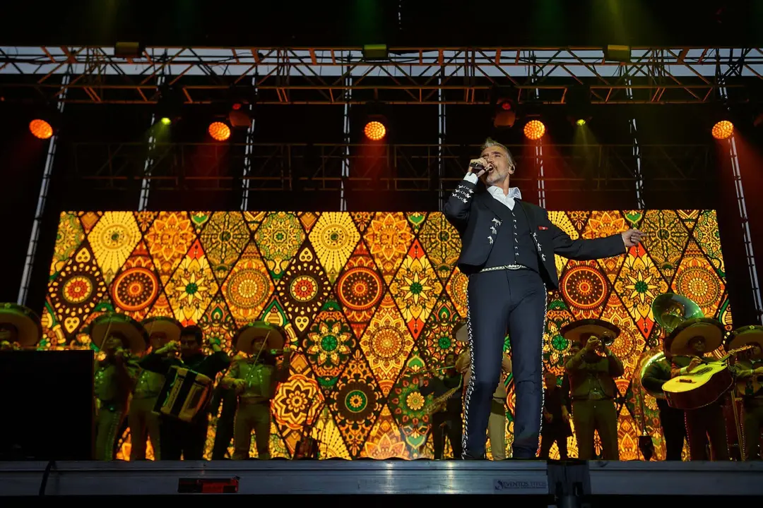 ALEJANDRO FERNÁNDEZ - MÚSICA EN GRANDE 2023 - EL REY LAGARTÓN (35) (1)