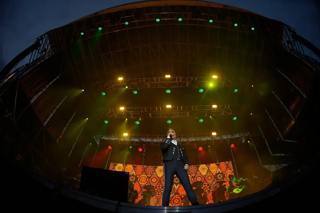 ALEJANDRO FERNÁNDEZ - MÚSICA EN GRANDE 2023 - EL REY LAGARTÓN (39) (1)