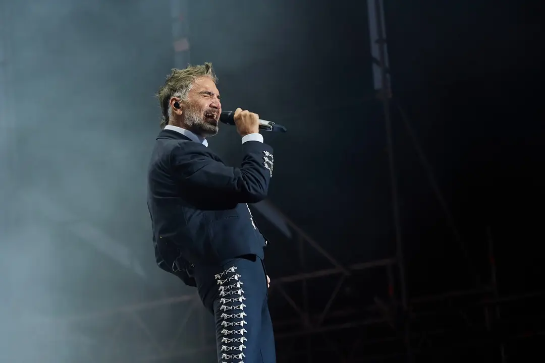 ALEJANDRO FERNÁNDEZ - MÚSICA EN GRANDE 2023 - EL REY LAGARTÓN (49) (1)