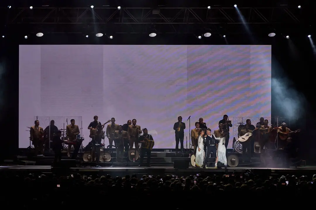 ALEJANDRO FERNÁNDEZ - MÚSICA EN GRANDE 2023 - EL REY LAGARTÓN (57) (1)