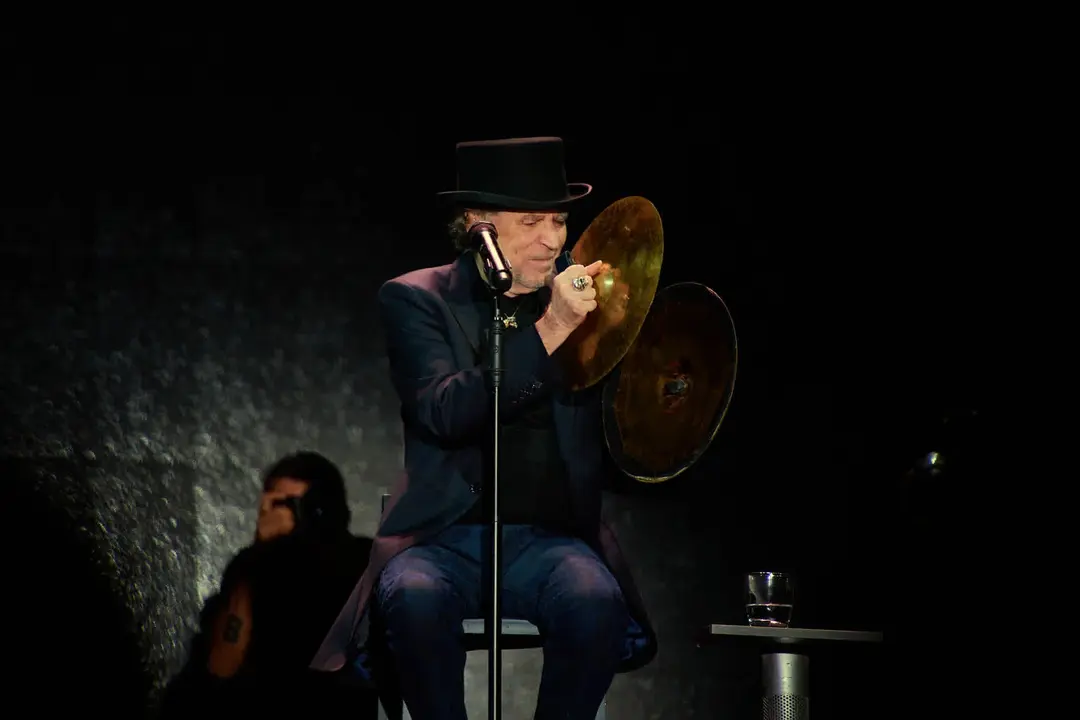 JOAQUÍN SABINA - TORRELAVEGA - EL REY LAGARTÓN (55) (1)