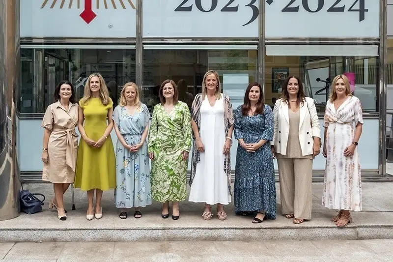 09:30.- Sala de Prensa del Gobierno
La consejera de Presidencia, Justicia, Seguridad y Simplificaci&oacute;n Administrativa, Isabel Urrutia, preside la toma de posesi&oacute;n de los secretarios generales. Tambi&eacute;n estar&aacute; presente la consejera de Cultura, Turismo y Deporte, Eva Guillermina Fern&aacute;ndez.  

