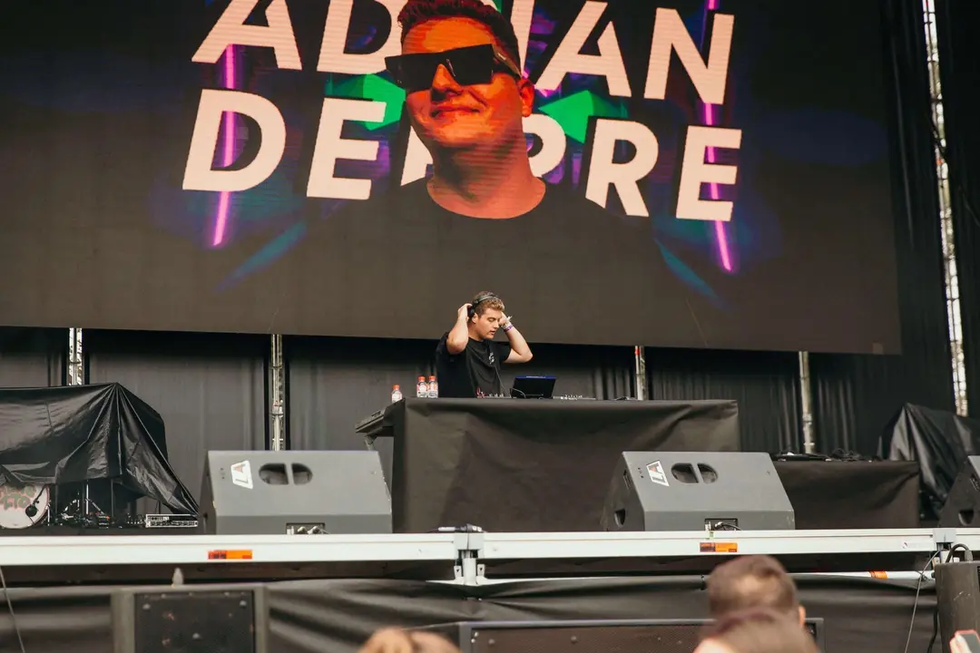 VIVE LA FERIA 2023 - JORNADA 2 - &copy;PABLO CAMPILLO - ADRIÁN DEERRE (4) (1)