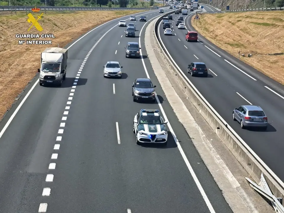 Guardia Civil cami&oacute;n