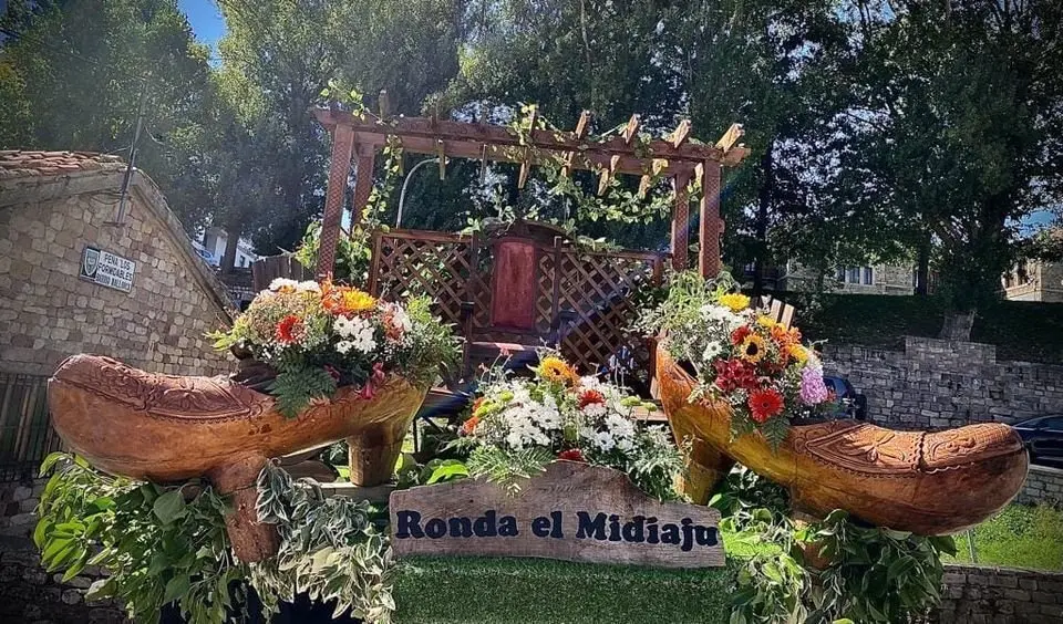 21&ordf; Detalle de la Carreta de la Reina y Damas. Ronda El Midiaju
