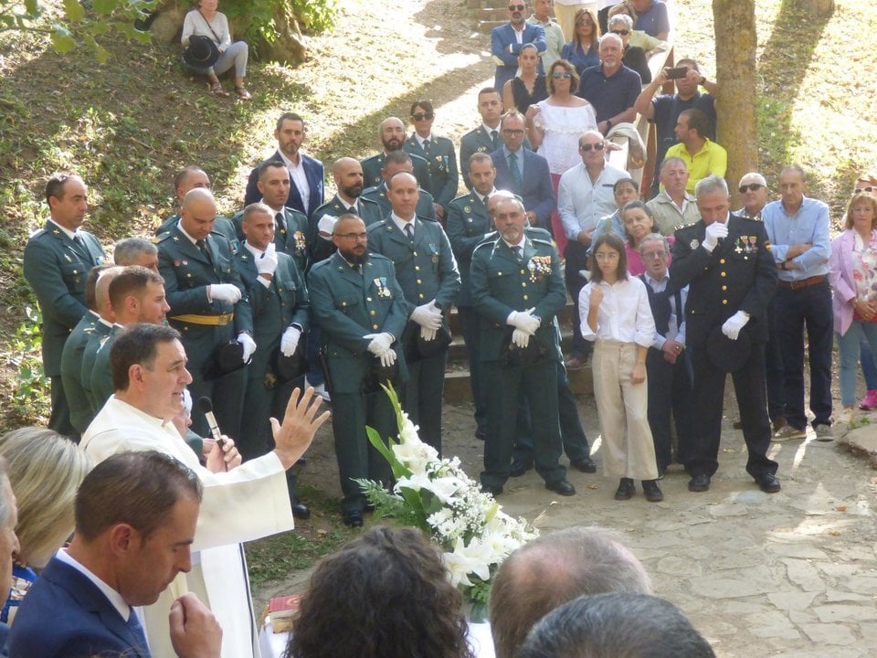 Foto La misa campestre fue oficiada por el párroco de Reinosa Romualdo Fernández Martínez