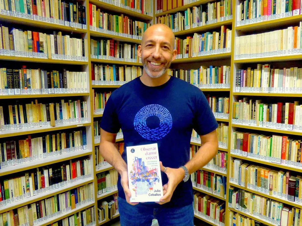 Foto Julio Ceballos presenta su libro