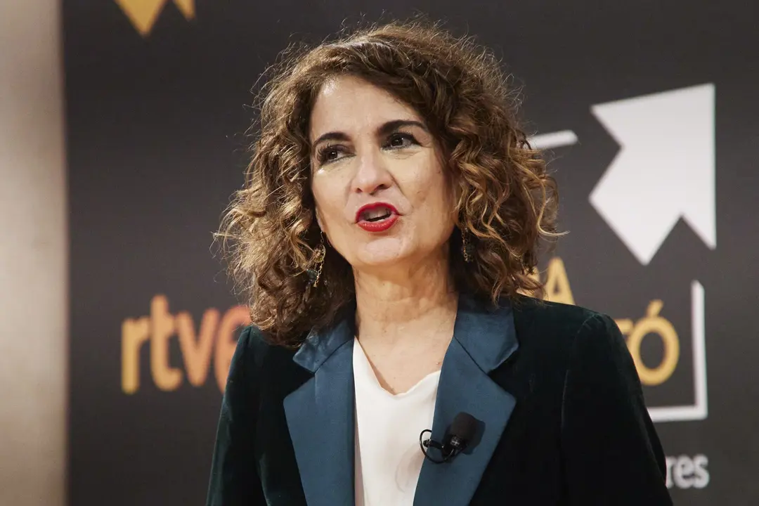 La ministra de Hacienda, Mar&iacute;a Jes&uacute;s Montero, posa durante el programa de RTVE &ldquo;Fuera de Plat&oacute;&rdquo; celebrado en la Fundaci&oacute;n, a 28 de enero de 2022 en Sevilla (Andaluc&iacute;a, Espa&ntilde;a)

