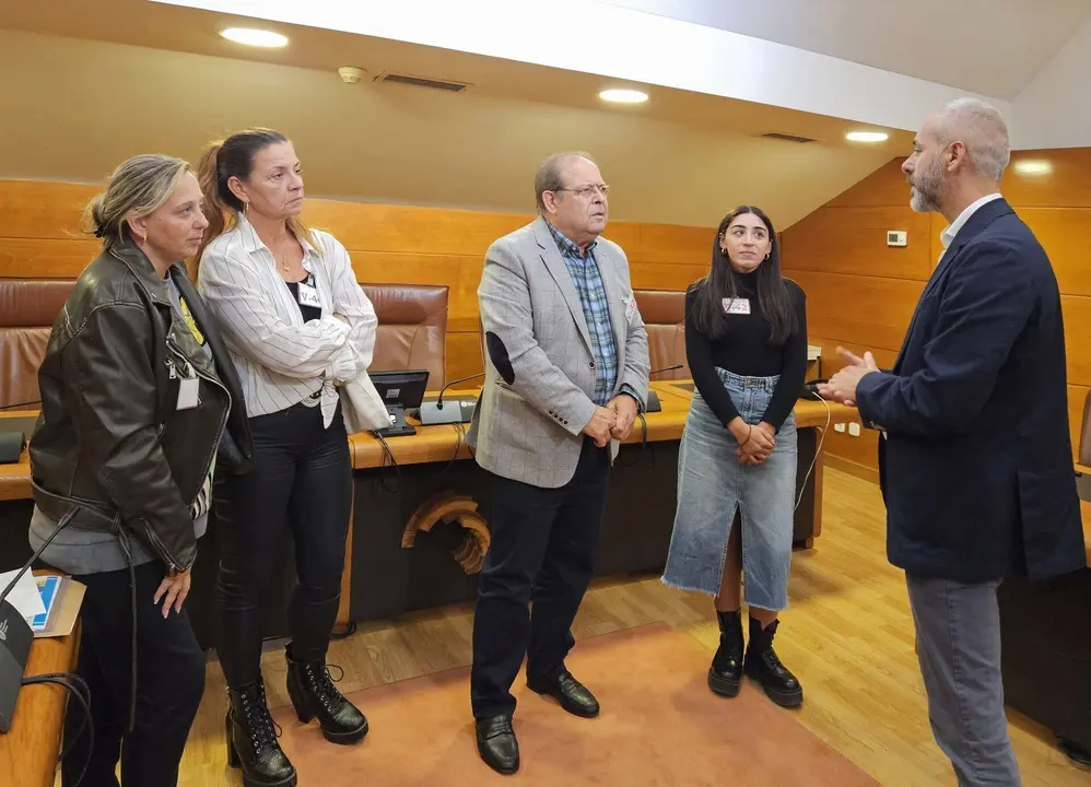 Consejero de educaci&oacute;n con la Plataforma de Asociaciones de Gitanos Roman&eacute;s y Gitanos de Hoy