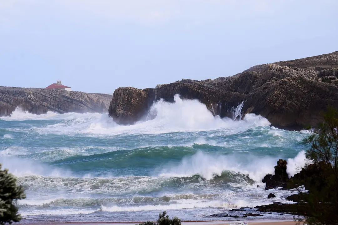2/11/23  Santander
ep temporal olas 



FOTO: Juanma Serrano