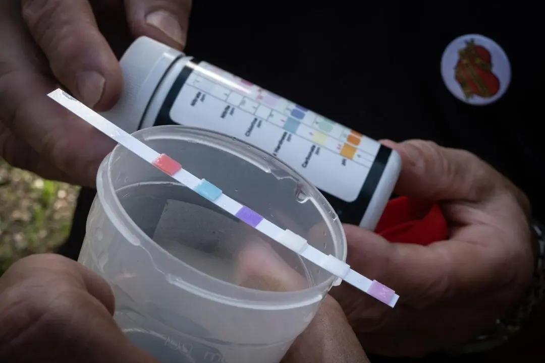 02/10/2023. Fuente de los Ca&ntilde;os, Larraga, Comunidad Foral de Navarra, Espa&ntilde;a.Greenpeace realiza un tour por Navarra para medir la contaminaci&oacute;n por nitratos de decenas de pueblos de la comunidad. La organizaci&oacute;n pasa una semana midiendo los nitratos presentes en el agua en decenas de localidades para tener una idea global del estado del agua en muchos pueblos de la comunidad en relaci&oacute;n a su posible contaminaci&oacute;n por nitratos, procedentes del macrogranjas de la zona.&copy;Greenpeace/Pedro Armestre&copy;Greenpeace Handout/Pedro Armestre - No sales - No Archives - Editorial Use Only - Free use only for 14 days after release. Photo provided by GREENPEACE, distributed handout photo to be used only to illustrate news reporting or commentary on the facts or events depicted in this image.