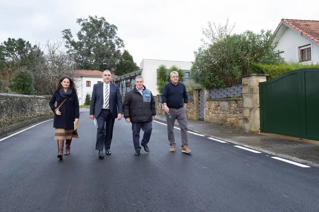 10.00 horas. Ayuntamiento de Liendo. El consejero de Fomento, Ordenaci&oacute;n del Territorio y Medio Ambiente, Roberto Media, realiza una visita institucional a este municipio. 14 de diciembre de 2023 &copy; Ra&uacute;l Lucio