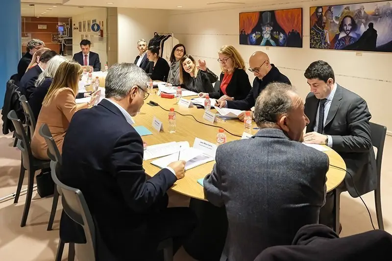 09.15.- Palacio de Festivales. La presidenta del Gobierno de Cantabria, Mar&iacute;a Jos&eacute; S&aacute;enz de Buruaga, preside el Patronato del FIS. 21 de diciembre de 2023 &copy; Ra&uacute;l Lucio