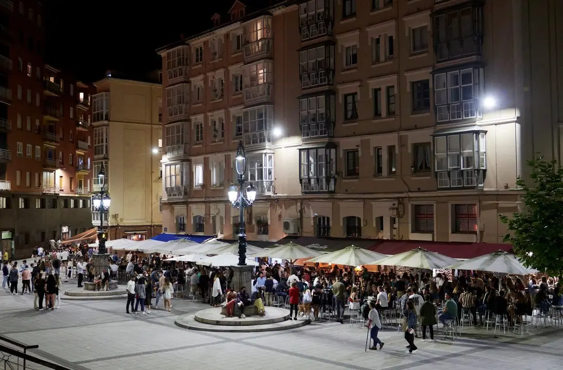 4/7/21  SANTANDER
ep bares nocturnos



FOTO: JUAN MANUEL SERRANO ARCE