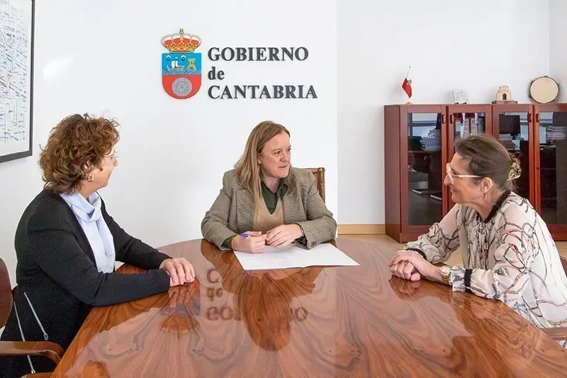 10:30.- Despacho de la consejera
La consejera de Presidencia, Justicia, Seguridad y Simplificaci&oacute;n Administrativa, Isabel Urrutia, se re&uacute;ne con Caritas Diocesana.