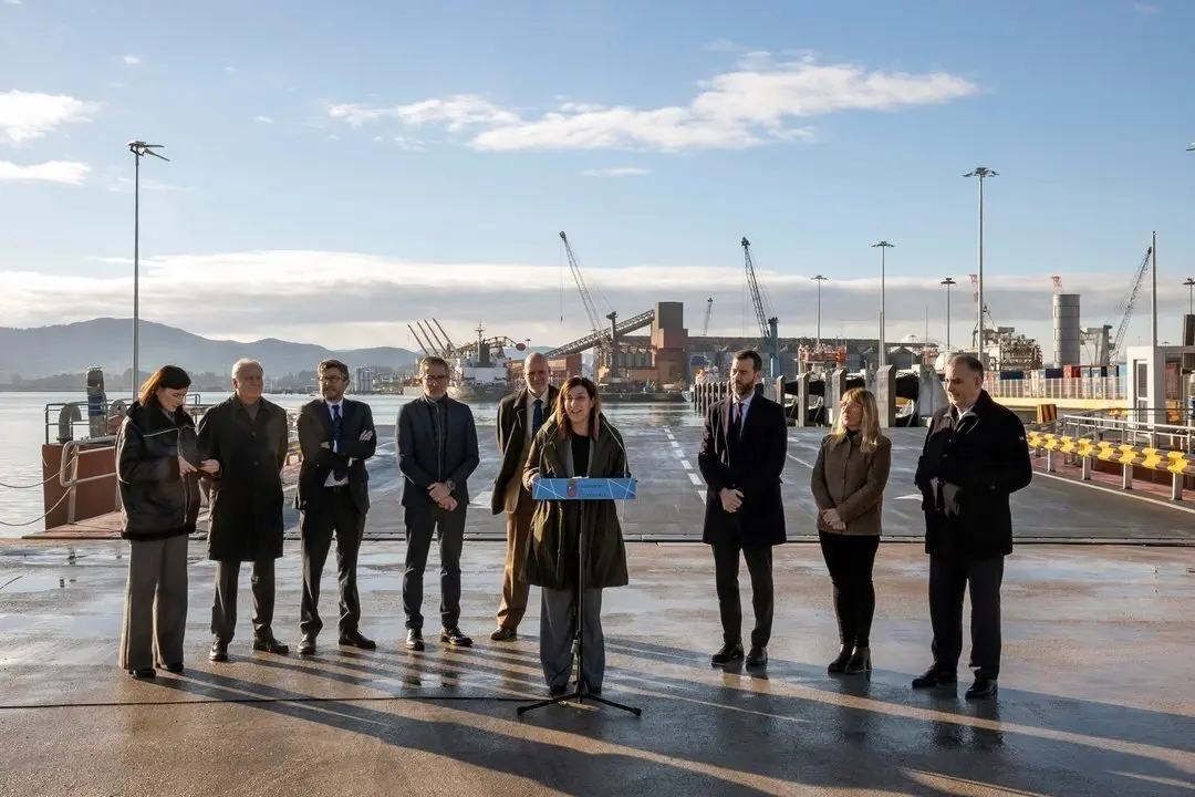 11:00 horas. Puerto de Santander. Muelle de Malia&ntilde;o (entrada por Control de Malia&ntilde;o)

La presidenta del Gobierno de Cantabria, Mar&iacute;a Jos&eacute; S&aacute;enz de Buruaga, y el presidente de la Autoridad Portuaria de Santander, C&eacute;sar D&iacute;az, presentan el Fondo Europeo de Adaptaci&oacute;n al Brexit.