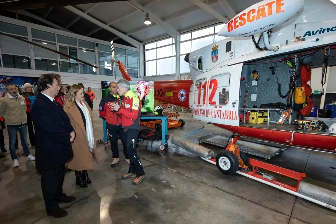 11:00 horas. Aeropuerto Seve Ballesteros
La consejera de Presidencia, Justicia, Seguridad y Simplificaci&oacute;n Administrativa, Isabel Urrutia, presenta el nuevo Plan Especial de Protecci&oacute;n Civil de Emergencias por Incendios Forestales de la Comunidad Aut&oacute;noma de Cantabria (INFOCANT) y el helic&oacute;ptero Maya Dama.