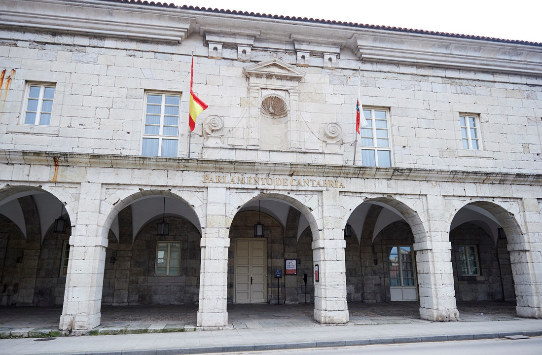 19/12/2019  SANTANDER
Parlamento de Cantabria  

 

FOTO: JUAN MANUEL SERRANO ARCE