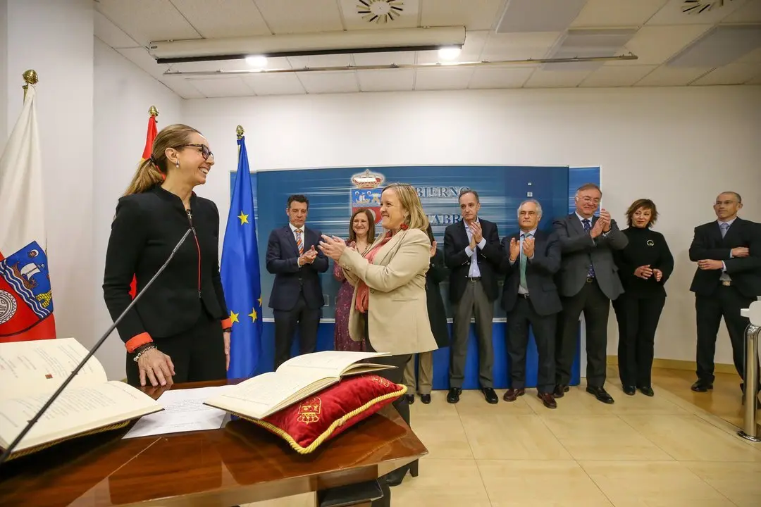 La consejera de Presidencia, Justicia, Seguridad y Simplificaci&oacute;n Administrativa, Isabel Urrutia, preside la toma de posesi&oacute;n de la directora general de Seguridad y Protecci&oacute;n Ciudadana, M&oacute;nica Escobedo.
12 FEB 24