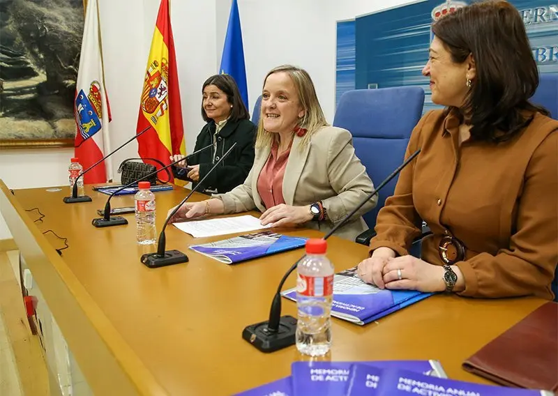La consejera de Presidencia, Justicia, Seguridad y Simplificaci&oacute;n Administrativa, Isabel Urrutia, presenta, en rueda de prensa, la memoria de actividad de la Oficina del Gobierno de Cantabria en Bruselas. 
12 FEB 24
