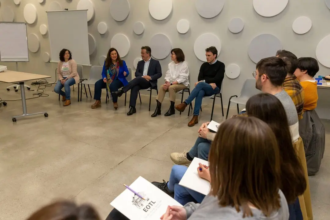 09:30 horas. La Nave de la Casa Joven. Parque de Cros. Malia&ntilde;o, Camargo
La consejera de Inclusi&oacute;n Social, Juventud, Familias e Igualdad, Bego&ntilde;a G&oacute;mez, inaugura el Curso de Especialista en Atenci&oacute;n a la Discapacidad. 19 FEBRERO 2024 &copy; Miguel De la Parra