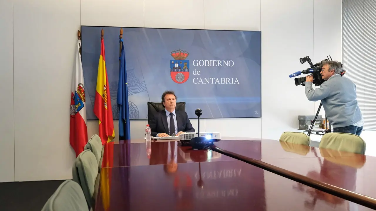 16:30 horas. Sala de Reuniones de la Consejer&iacute;a de Desarrollo Rural, Ganader&iacute;a, Pesca y Alimentaci&oacute;n(3&ordf; planta). El consejero de Desarrollo Rural, Ganader&iacute;a, Pesca y Alimentaci&oacute;n, Pablo Palencia, participa por videoconferencia en el Consejo Consultivo de Pol&iacute;tica Agr&iacute;cola para Asuntos Comunitarios. 19 de febrero de 2024 &copy; Ra&uacute;l Lucio