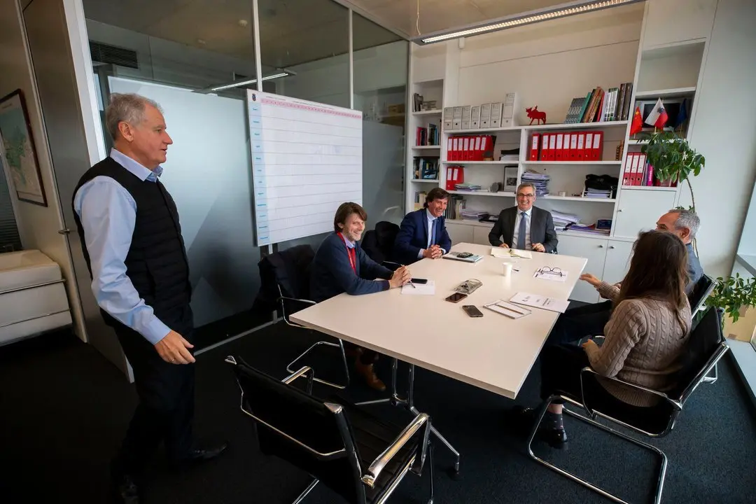 10:30.- Despacho del consejero 
El consejero de Industria, Empleo, Innovaci&oacute;n y Comercio, Eduardo Arasti, recibe al Cl&uacute;ster MarCa. 28 FEBRERO 2024 &copy; Miguel de la Parra