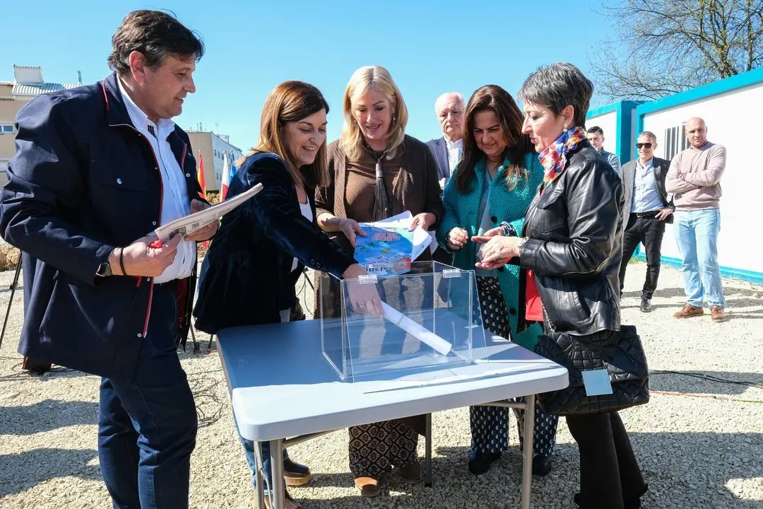 12:00 horas. Polanco. Parcela junto al polideportivo de Requejada. La presidenta del Gobierno de Cantabria, Mar&iacute;a Jos&eacute; S&aacute;enz de Buruaga, preside el acto de colocaci&oacute;n de la primera piedra del Centro de Atenci&oacute;n a la Dependencia. 13 de marzo de 2024 &copy; Ra&uacute;l Lucio