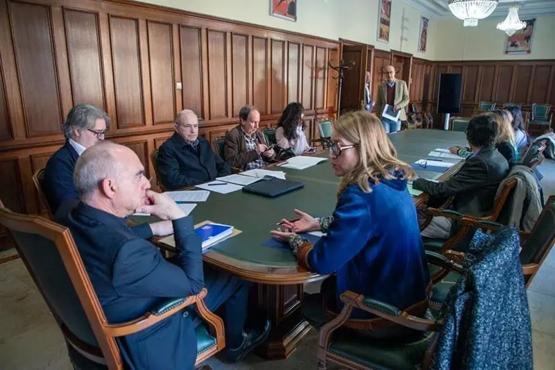 La consejera de Cultura, Turismo y Deporte, Eva Guillermina Fern&aacute;ndez, asiste a la Comisi&oacute;n Mixta Gobierno-Obispado
NR &copy;
15 MAR 24