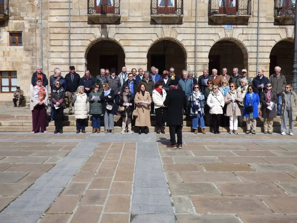 Los coralistas se preparan para interpretar Dona nobis pacem