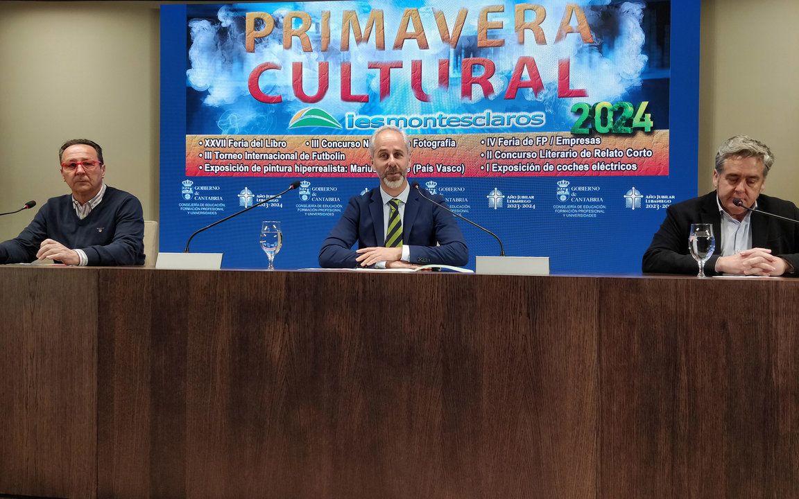 El consejero de Educación, Formación Profesional y Universidades, Sergio Silva, presenta, en rueda de prensa, la Primavera Cultural del IES Montesclaros. 
26 MAR 24