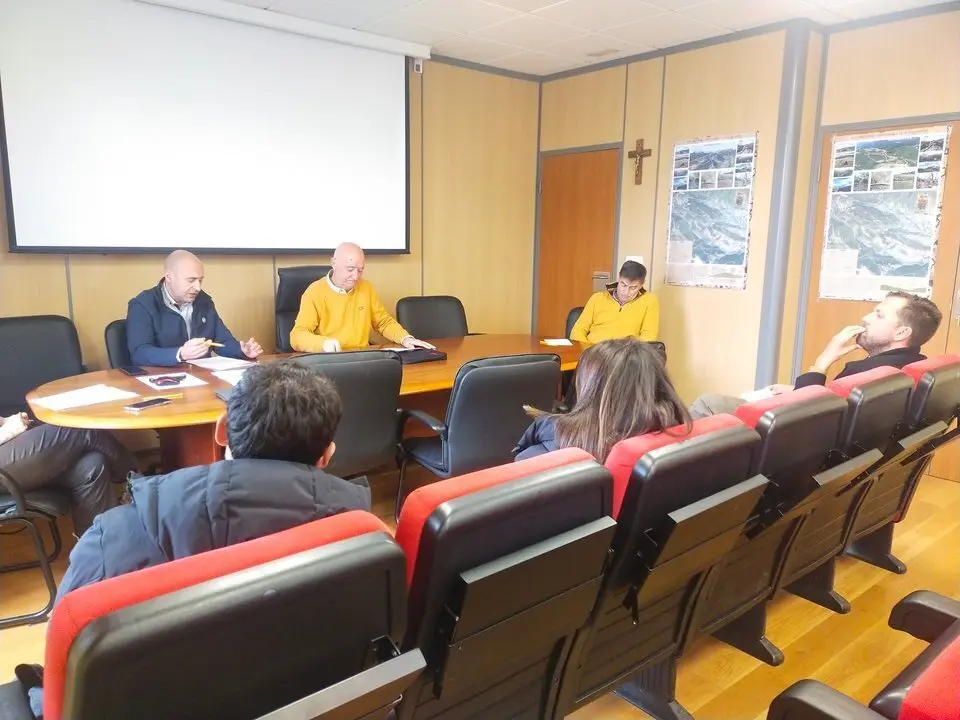 Roberto Puente en el momento de la defensa de la moción de reprobación