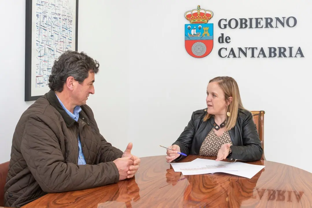 13:00 horas. Despacho de la consejera 

La consejera de Presidencia, Justicia, Seguridad y Simplificaci&oacute;n Administrativa, Isabel Urrutia, recibe al alcalde de Pesaguero, Vicente V&eacute;lez.