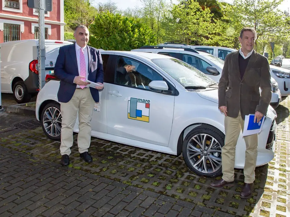 09:30 horas. MARE.  Ctra. Torres-Reoc&iacute;n, B&ordm; La Barquera, 13. Cartes
El consejero de Fomento, Ordenaci&oacute;n del Territorio y Medio Ambiente, Roberto Media, entrega los nuevos coches de MARE.