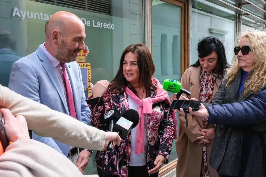 11:00 horas. Ayuntamiento de Laredo. La consejera de Inclusi&oacute;n Social, Juventud, Familias e Igualdad, Bego&ntilde;a G&oacute;mez del R&iacute;o, visita la Oficina de Servicios Sociales. 10 de abril de 2024 &copy; Ra&uacute;l Lucio